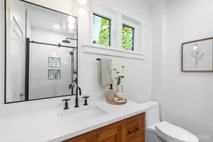 106 NE 54th St, Seattle, WA 98105 - Photo 23