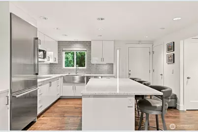 14527 NE 40th Street #G105, Bellevue, WA 98007 - Photo 11