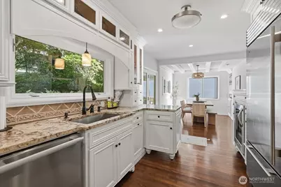 11545 Holmes Point Drive NE, Kirkland, WA 98034 - Photo 7