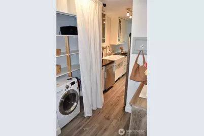 321 Bellevue Way SE #202, Bellevue, WA 98004 - Photo 7