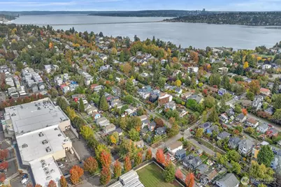 3852 Courtland Place S, Seattle, WA 98118 - Photo 33