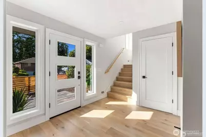 6208 43rd Avenue NE, Seattle, WA 98115 - Photo 3