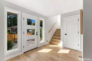 6208 43rd Ave NE, Seattle, WA 98115 - Photo 3