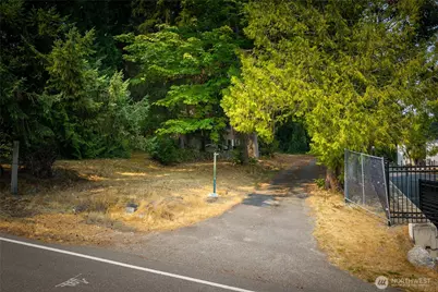7915 240th Street SW, Edmonds, WA 98026 - Photo 3