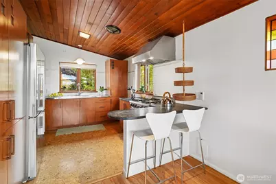 3611 30th Avenue W, Seattle, WA 98199 - Photo 7