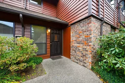 1731 157th Avenue NE #E103, Bellevue, WA 98008 - Photo 1