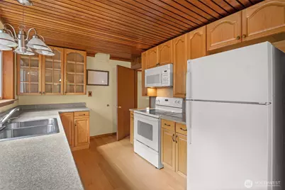 3005 3rd Avenue W, Seattle, WA 98119 - Photo 13