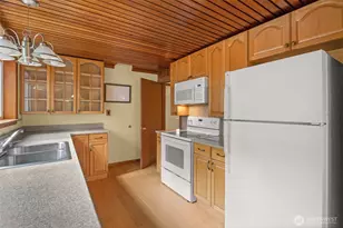 3005 3rd Ave W, Seattle, WA 98119 - Photo 13