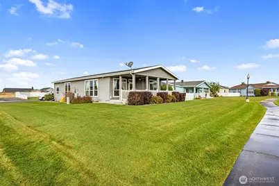 1701 E Burr Avenue #32, Moses Lake, WA 98837 - Photo 1