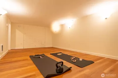 8344 Beacon Avenue S, Seattle, WA 98118 - Photo 21