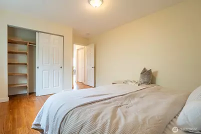 8344 Beacon Avenue S, Seattle, WA 98118 - Photo 13