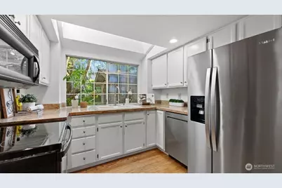 11426 SE 67th Place, Bellevue, WA 98006 - Photo 9