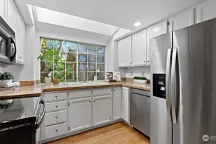 11426 SE 67th Pl, Bellevue, WA 98006 - Photo 9