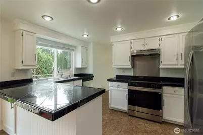 7648 Oak Park Place NW, Bremerton, WA 98311 - Photo 9