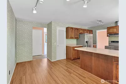 455 Seneca Avenue NW, Renton, WA 98057 - Photo 9