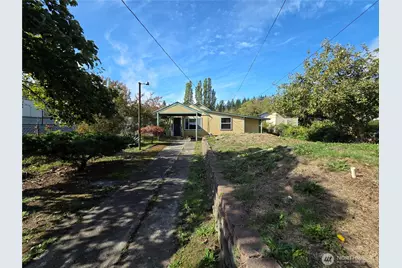 425 Sunnyhill Road W, Bremerton, WA 98312 - Photo 1