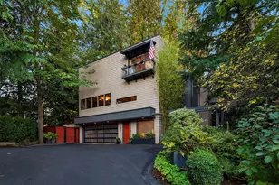 7627 SE 22nd St, Mercer Island, WA 98040 - Photo 1