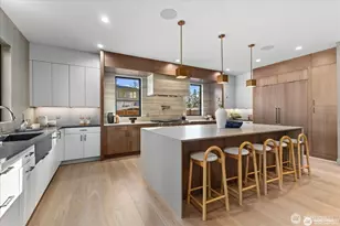 1020 107th Ave SE, Bellevue, WA 98004 - Photo 5