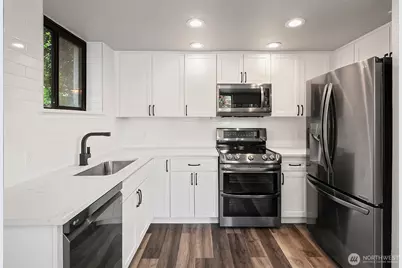 2450 Dexter Avenue N #1, Seattle, WA 98109 - Photo 7