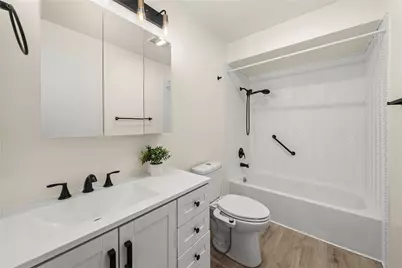 17431 Ambaum Boulevard S #D9, Burien, WA 98148 - Photo 17