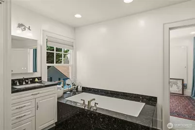 3233 Magnolia Boulevard W, Seattle, WA 98199 - Photo 27