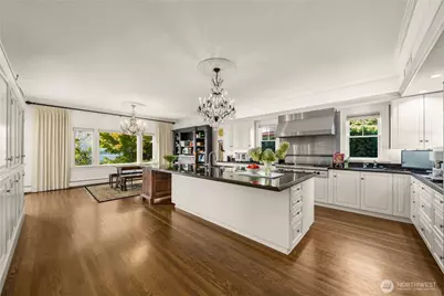 3233 Magnolia Boulevard W, Seattle, WA 98199 - Photo 21