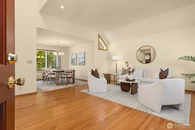 534 Azalea Avenue NE, Bainbridge Island, WA 98110 - Photo 3