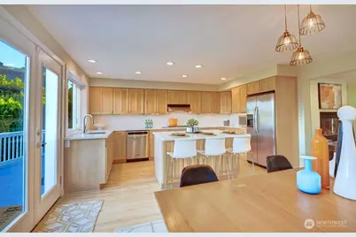 4030 26th Avenue W, Seattle, WA 98199 - Photo 9