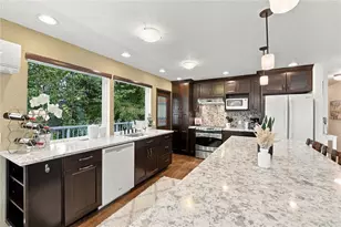 9526 4th Ave NE, Seattle, WA 98115 - Photo 7