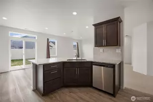 1009 W Maple Dr, Moses Lake, WA 98837 - Photo 17