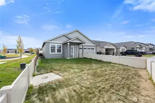 1009 W Maple Dr, Moses Lake, WA 98837 - Photo 3