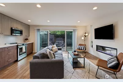 7507 Latona Avenue NE, Seattle, WA 98115 - Photo 9