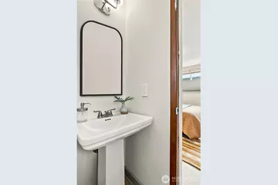 9306 52nd Avenue S, Seattle, WA 98118 - Photo 17