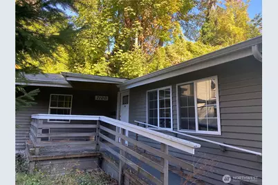 7100 Lincoln Parkway SW, Seattle, WA 98136 - Photo 1