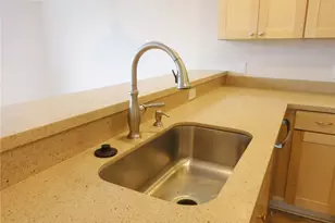 214 W McGraw St, Seattle, WA 98119 - Photo 5