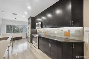 2028 Waverly Pl N, Seattle, WA 98109 - Photo 5