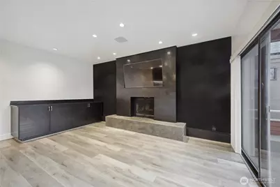 2028 Waverly Place N #102, Seattle, WA 98109 - Photo 3