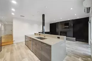 2028 Waverly Pl N, Seattle, WA 98109 - Photo 7