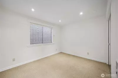 2028 Waverly Place N #102, Seattle, WA 98109 - Photo 13