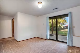 907 Powell St, Steilacoom, WA 98388 - Photo 23
