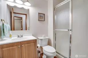 907 Powell St, Steilacoom, WA 98388 - Photo 29