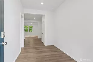 707 129th St E, Tacoma, WA 98445 - Photo 7