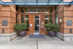 2414 1st Ave, Seattle, WA 98121 - Photo 3