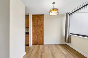 2100 3rd Ave, Seattle, WA 98121 - Photo 9