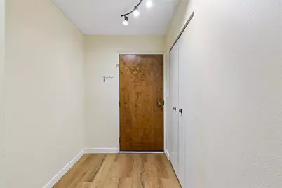 2100 Third Avenue #503, Seattle, WA 98121 - Photo 11