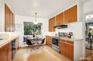 2002 12th Ave E, Seattle, WA 98102 - Photo 9