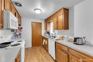 11905 Park Ave. S, Tacoma, WA 98444 - Photo 9
