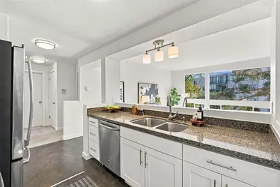 2500 W Manor Place #318, Seattle, WA 98199 - Photo 9