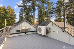 10746 Interlake Ave N, Seattle, WA 98133 - Photo 17
