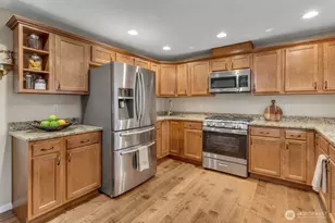 3210 Scenic Dr SE, Auburn, WA 98092 - Photo 1